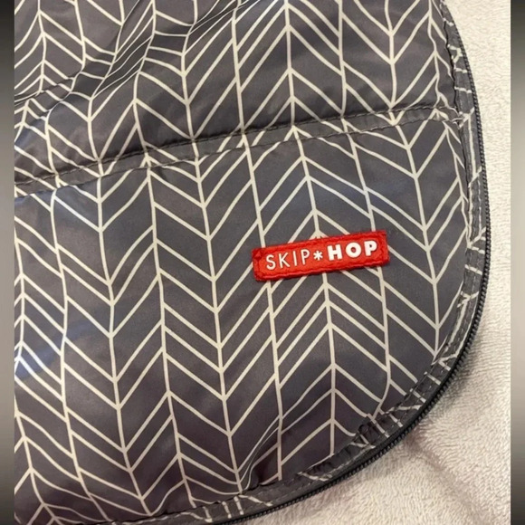 Skip hop Stroll & Go Car Seat Cover - Gray Feather - Picture 3 of 7